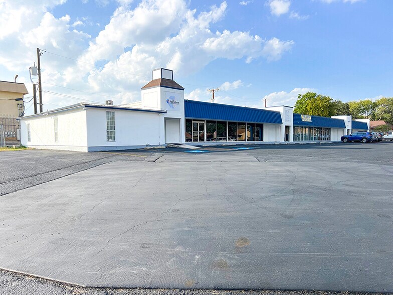 4801-4809 Lakebend West Dr, San Antonio, TX à vendre - Photo de l’immeuble – Image 2 sur 5