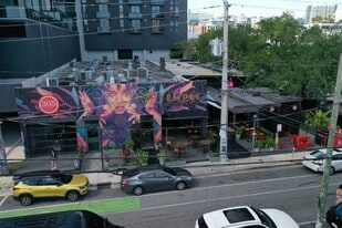 MULTI-TENANT RETAIL PROPERTY - Immobilier d'entreprise