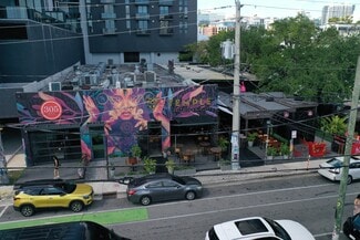 Plus de détails pour 153 NW 24th St, Miami, FL - Local commercial à vendre