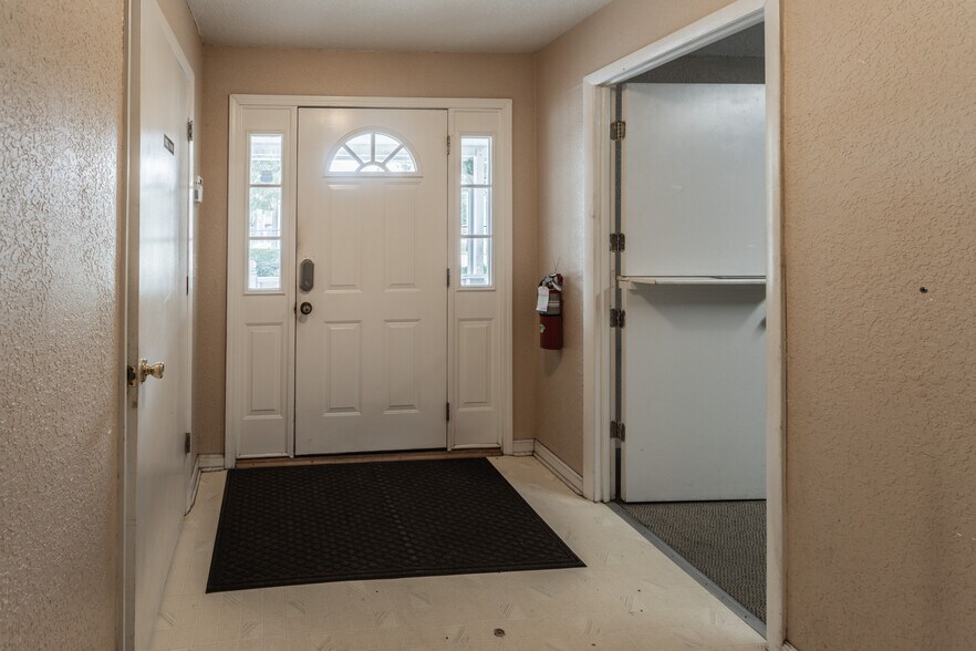 5861 Timuquana Rd, Jacksonville, FL à vendre - Photo de l’immeuble – Image 3 sur 28