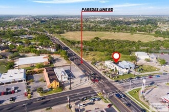 908 Paredes Line Rd, Brownsville, TX à louer Photo de l’immeuble– Image 2 sur 11