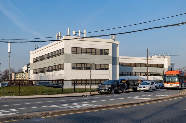 Plus de détails pour 1 Cross Island Plz, Jamaica, NY - Bureau/Médical à louer