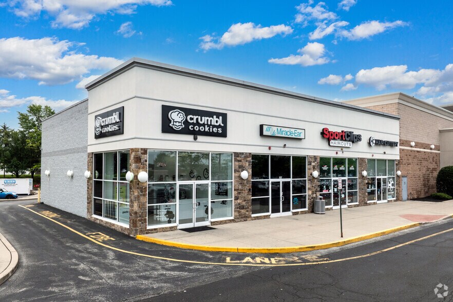 200-500 Rockhill Dr, Bensalem, PA à louer - Photo de l’immeuble – Image 2 sur 4