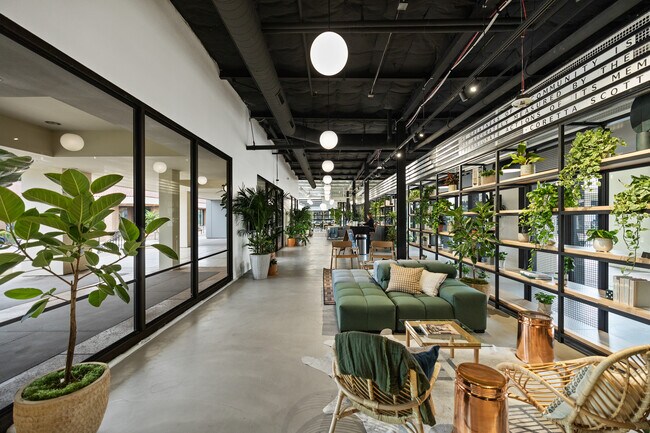 Plus de détails pour 17190 Bernardo Center Dr, San Diego, CA - Coworking à louer