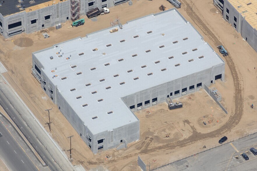 2245 W Valley Blvd, Colton, CA à louer - Photo de la construction – Image 3 sur 5