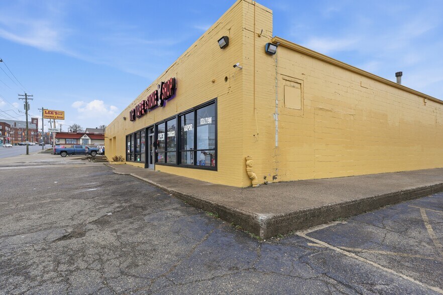 5000-5002 Montgomery Rd, Cincinnati, OH à vendre - Photo de l’immeuble – Image 3 sur 23