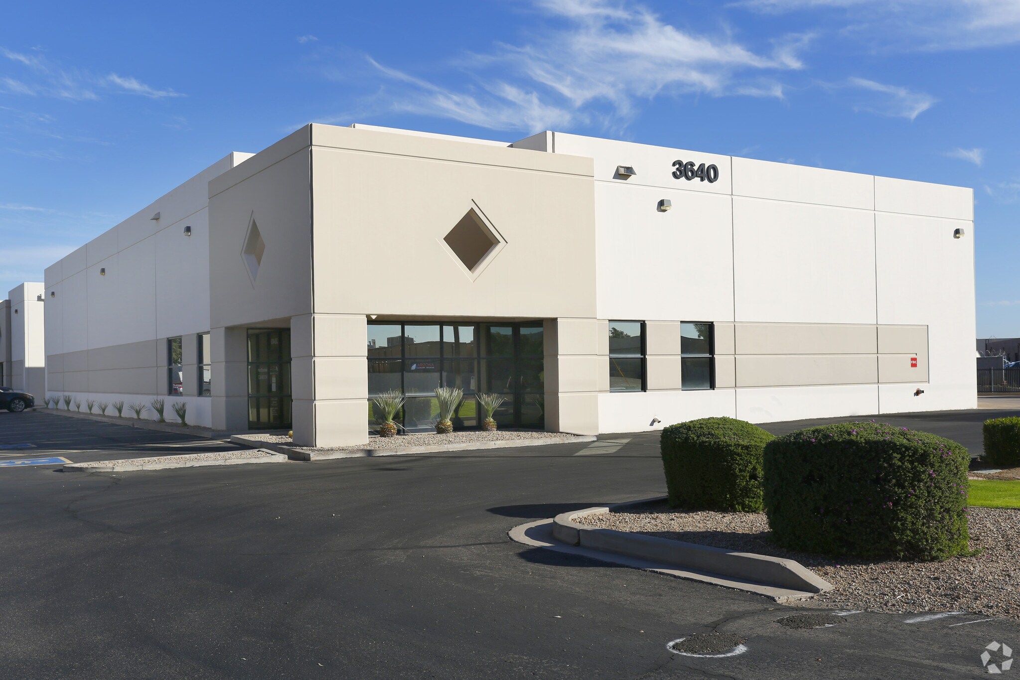 3640 E Roeser Rd, Phoenix, AZ à louer Photo de l’immeuble– Image 1 sur 6