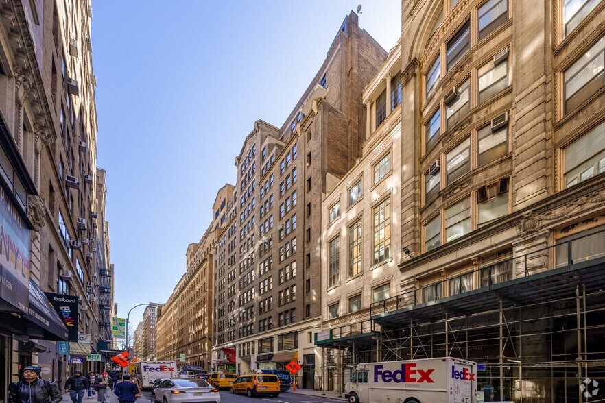242-252 W 36th St, New York, NY à louer - Photo principale – Image 1 sur 19