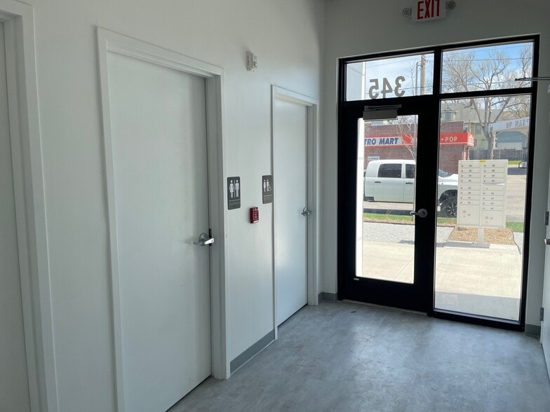 335 N 23rd St, Lincoln, NE à louer - Photo de l’immeuble – Image 3 sur 9