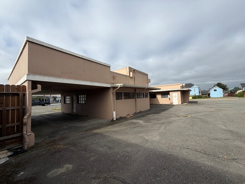 874 Main St, Fortuna, CA à vendre - Photo de l’immeuble – Image 2 sur 8