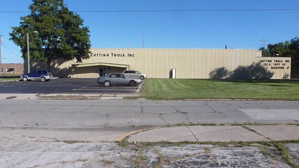 121 E Tutt St, South Bend, IN à louer - Photo de l’immeuble – Image 3 sur 15