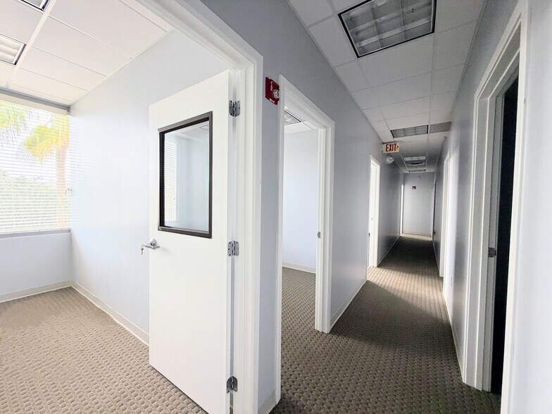 9145-9161 Narcoossee Rd, Orlando, FL à louer - Photo de l’immeuble – Image 3 sur 7