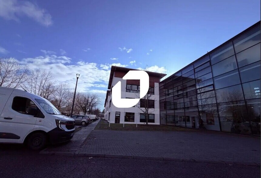 Avenue De L'Europe, Montbonnot-Saint-Martin à louer - Photo de l’immeuble – Image 2 sur 6