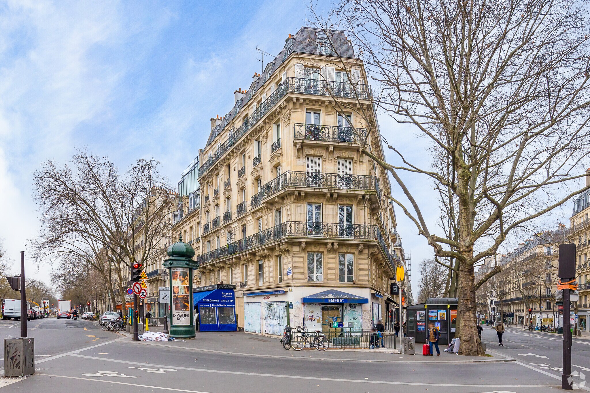 Local commercial dans Paris à louer Photo principale– Image 1 sur 4