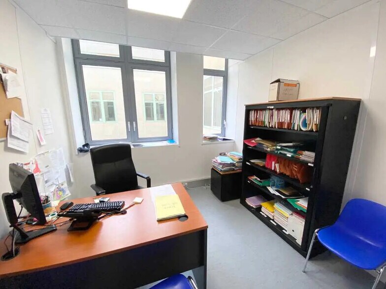 Bureau dans Charenton-le-Pont à louer - Photo de l’immeuble – Image 2 sur 6