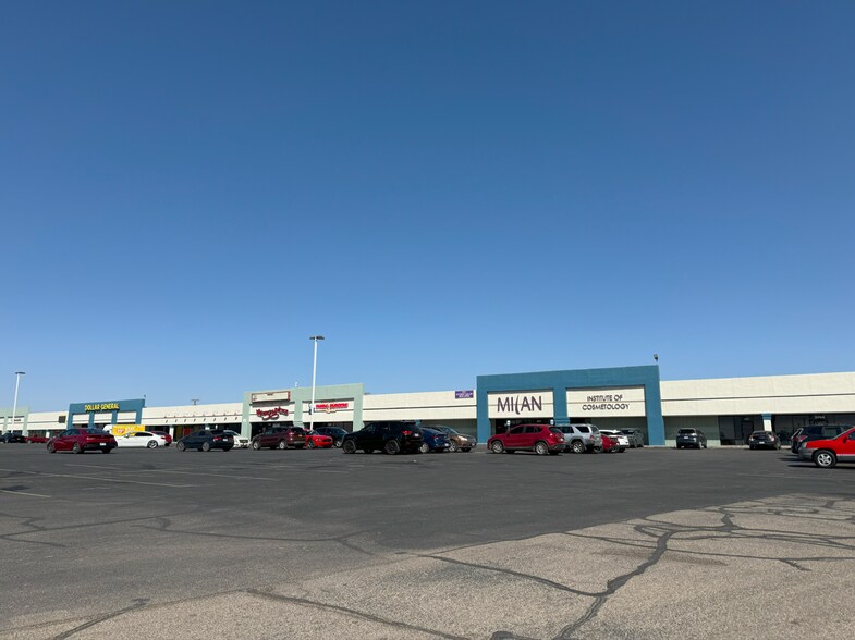 1580 George Dieter Dr, El Paso, TX à louer - Photo de l’immeuble – Image 2 sur 7