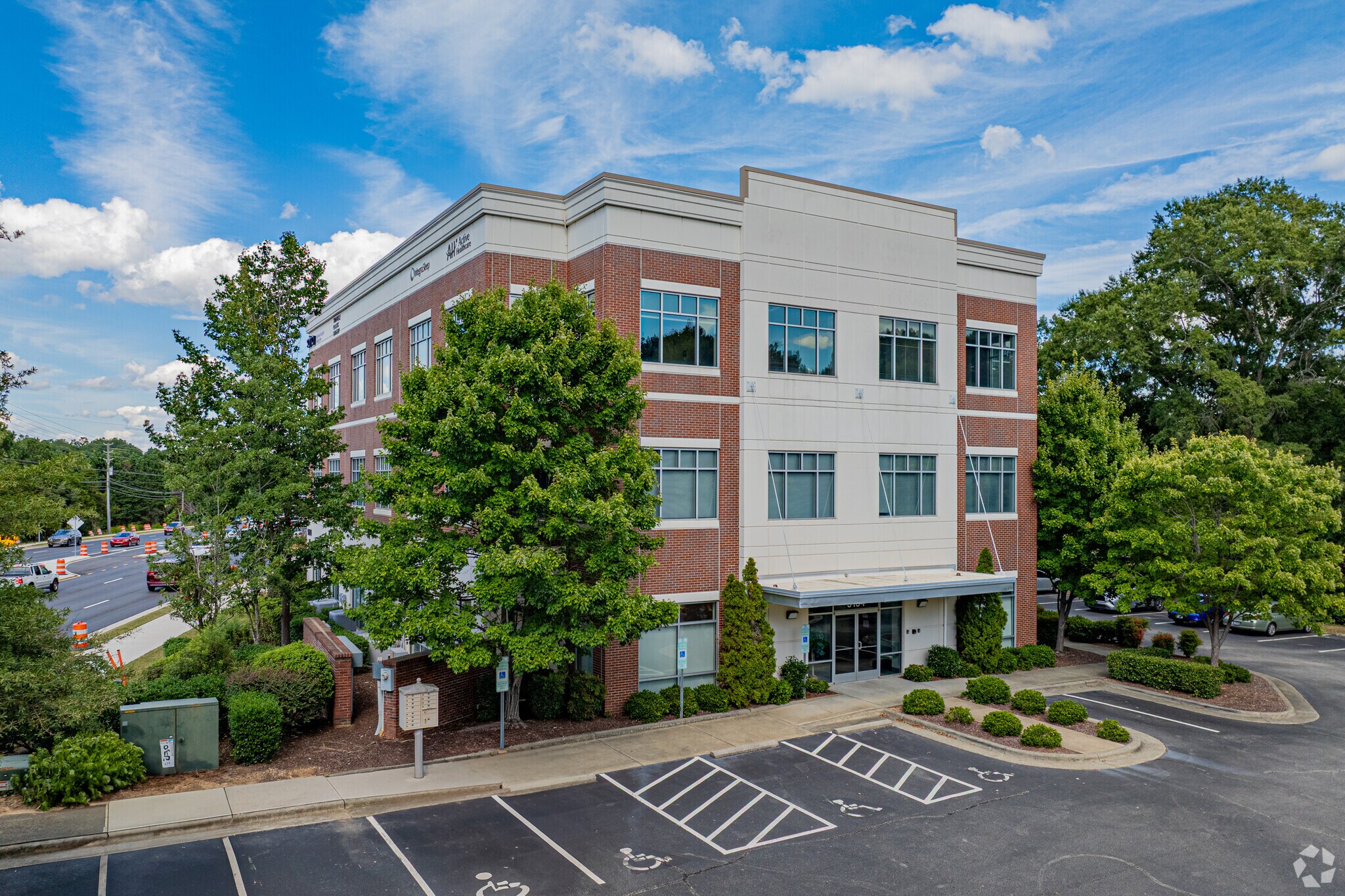 9104 Falls Of Neuse Rd, Raleigh, NC à vendre Photo principale– Image 1 sur 9