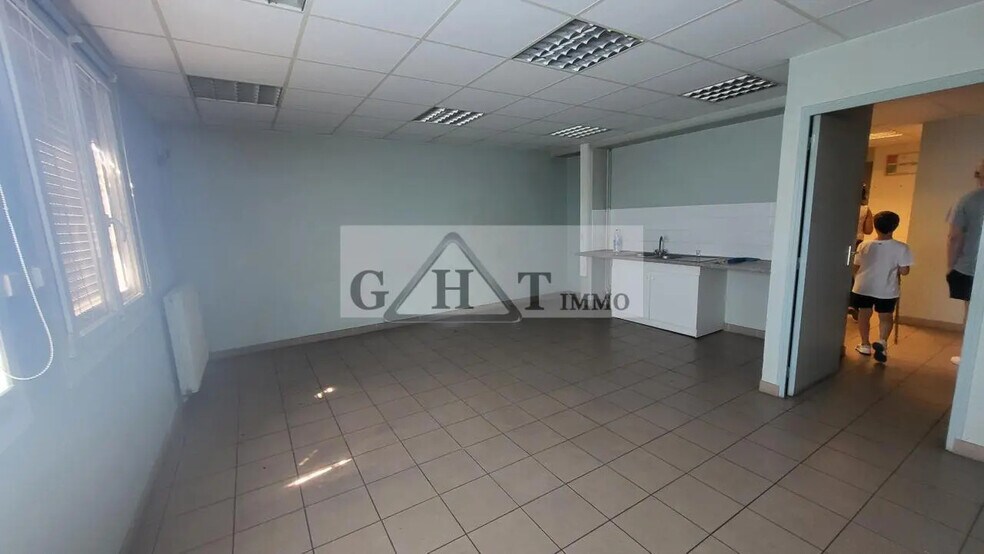 Industriel/Logistique dans Marcoussis à vendre - Photo intérieure – Image 2 sur 13