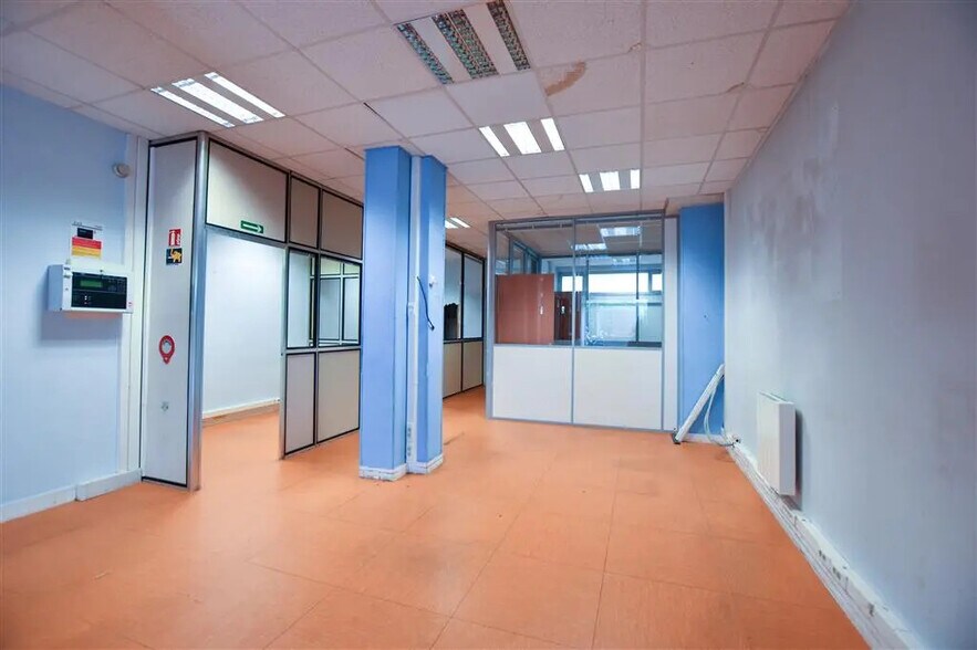 Local commercial dans Paris à louer - Photo de l’immeuble – Image 3 sur 9