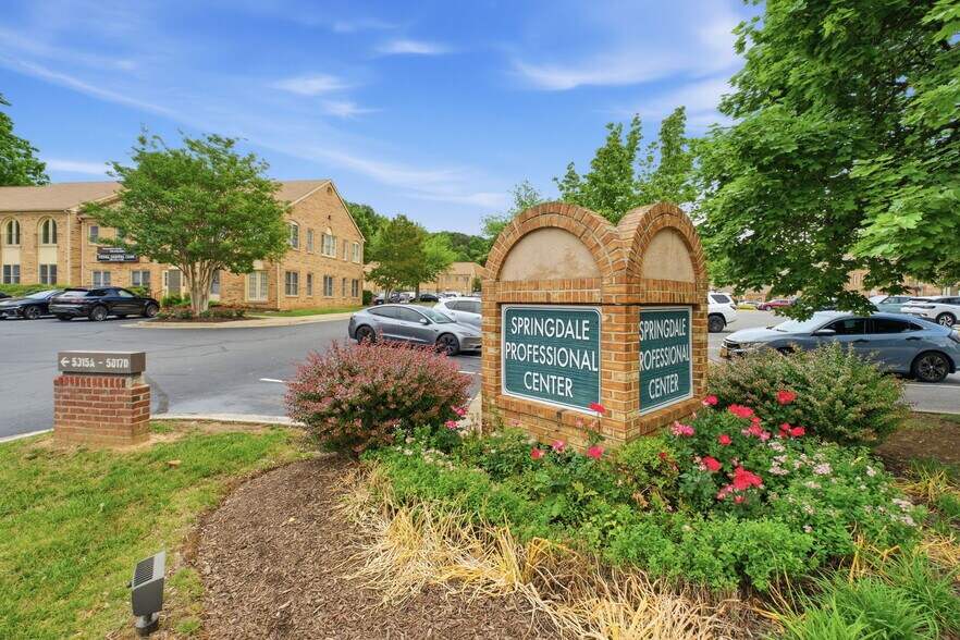 5051 Backlick Rd, Annandale, VA à vendre - Photo de l’immeuble – Image 3 sur 15