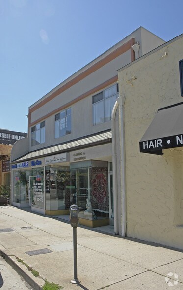 12207-12211 Wilshire Blvd, Los Angeles, CA à louer - Photo de l’immeuble – Image 2 sur 8