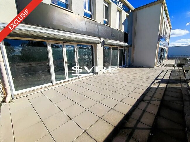 Plus de détails pour Local commercial à vendre