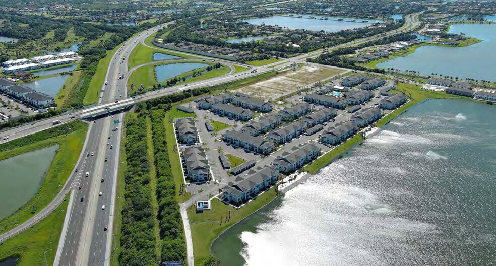 Stadium Pky, Rockledge, FL à louer - Photo de l’immeuble – Image 2 sur 5