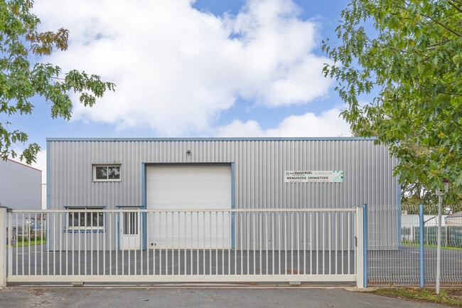Plus de détails pour 4 Rue Du Danube, Thouaré-sur-Loire - Local d'activités à louer