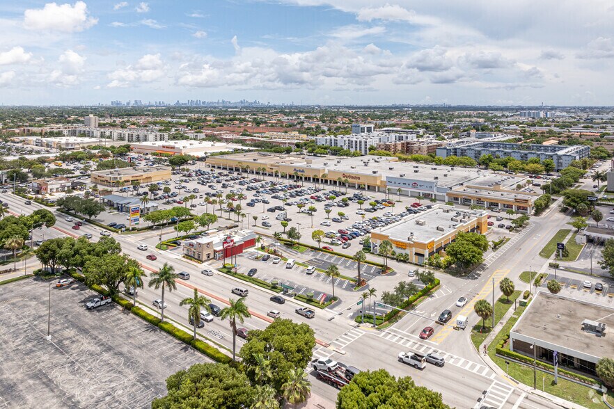 1630-1738 W 49th St, Hialeah, FL à louer - Aérien – Image 3 sur 10