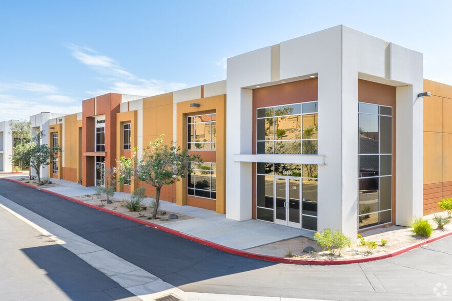 34500 Gateway Dr, Palm Desert, CA à louer - Photo principale – Image 1 sur 6
