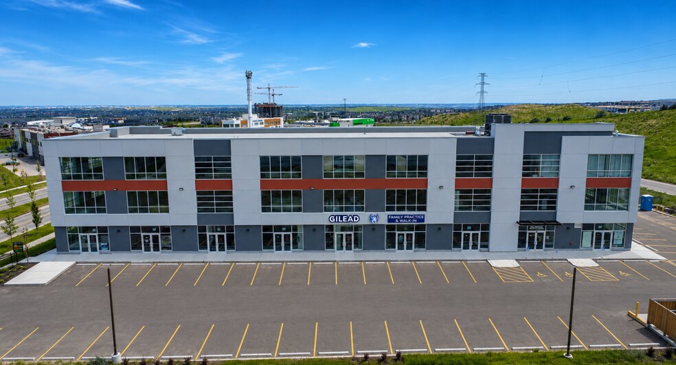 198 Nolanridge Cres NW, Calgary, AB à vendre - Photo de l’immeuble – Image 2 sur 17