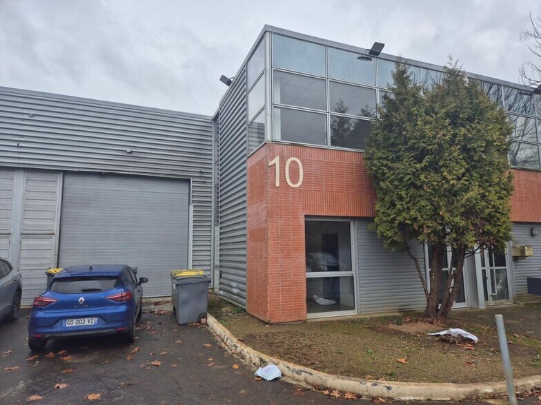 Industriel/Logistique dans Gonesse à louer - Photo de l’immeuble – Image 1 sur 5