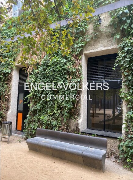 Local commercial dans Barcelone, Barcelona à louer - Photo de l’immeuble – Image 3 sur 3