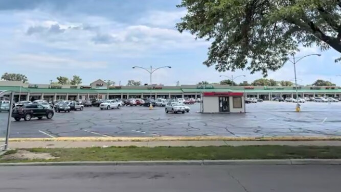 26180-26390 Eastgate Blvd, Roseville, MI à louer - Photo de l’immeuble – Image 2 sur 6