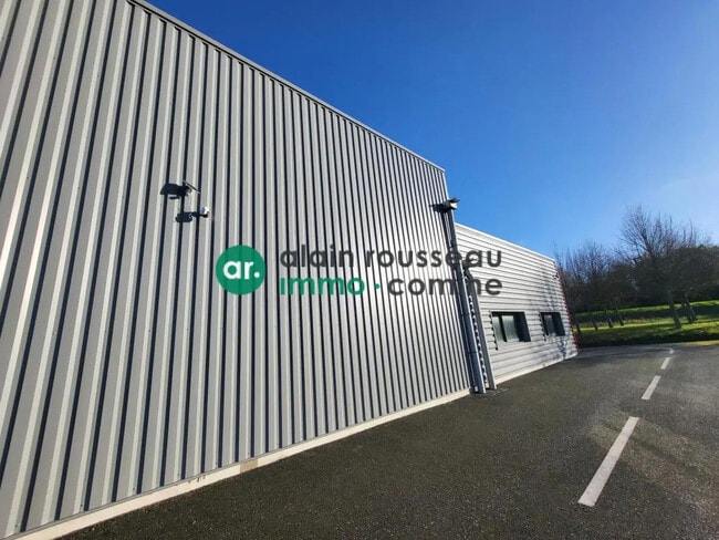 Plus de détails pour Local d'activités à louer