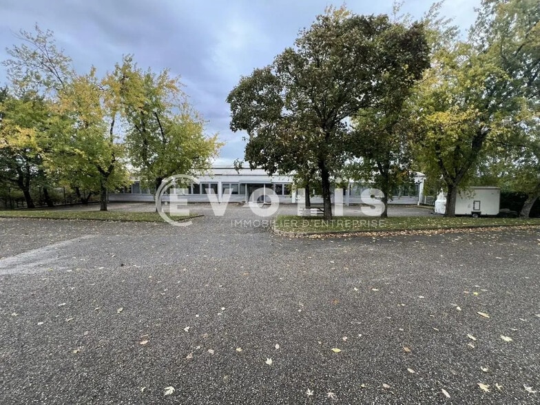 9 Rue Du Dauphiné, Saint-Priest à louer - Photo de l’immeuble – Image 3 sur 36