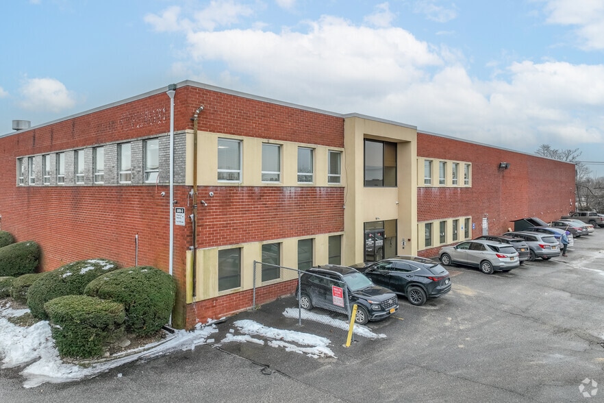 609-3 Cantiague Rock Rd, Westbury, NY à louer - Photo principale – Image 1 sur 5