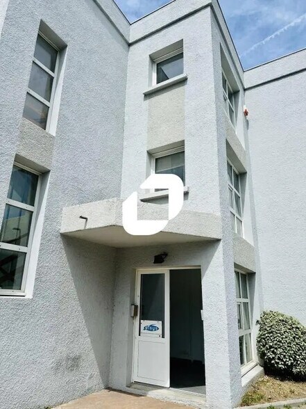 Bureau dans Sassenage à louer - Photo de l’immeuble – Image 3 sur 14