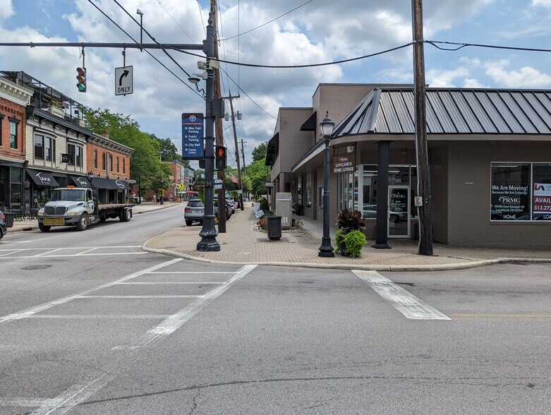 203-209 W Loveland Ave, Loveland, OH à louer - Photo de la ville – Image 3 sur 3
