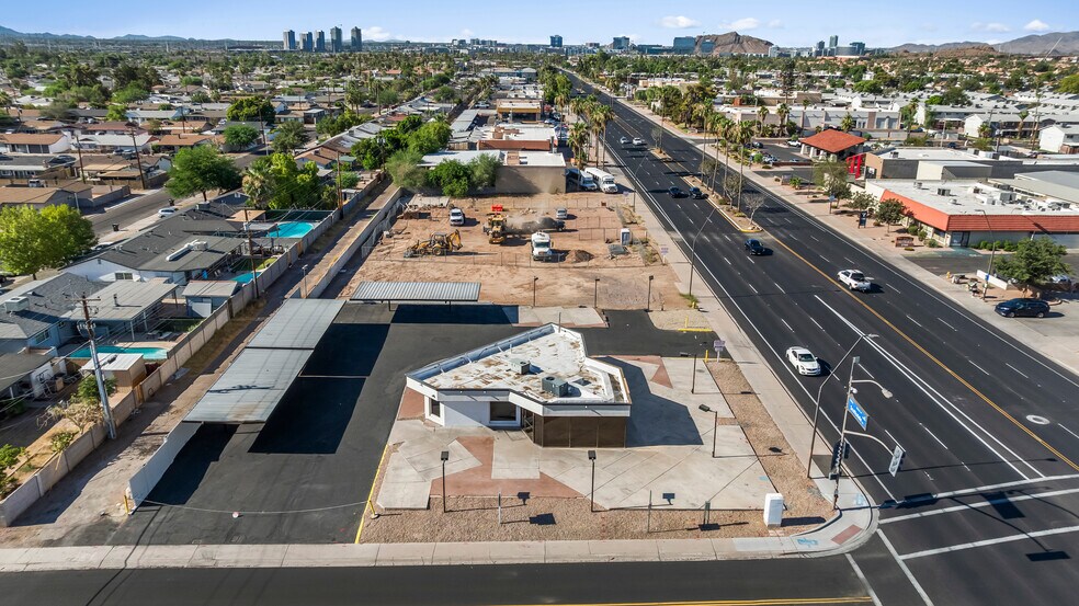 925 N Scottsdale Rd, Scottsdale, AZ à vendre - Photo de l’immeuble – Image 2 sur 17