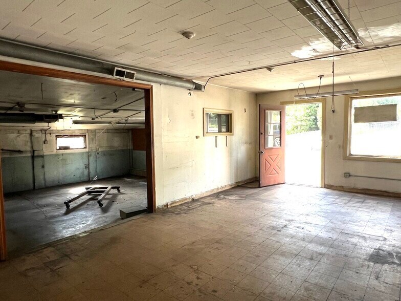 351 N Elm St, Westfield, MA à vendre - Photo de l’immeuble – Image 2 sur 11