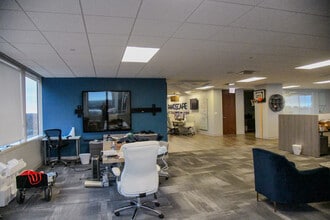 1 Mid America Plz, Oakbrook Terrace, IL à louer Photo intérieure– Image 1 sur 7