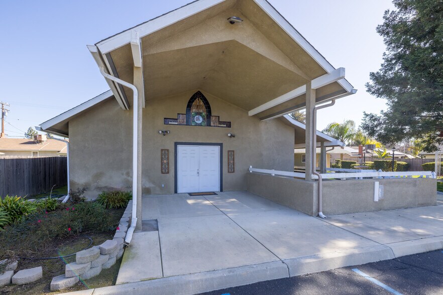 2127 S Giddings St, Visalia, CA à vendre - Photo de l’immeuble – Image 3 sur 50
