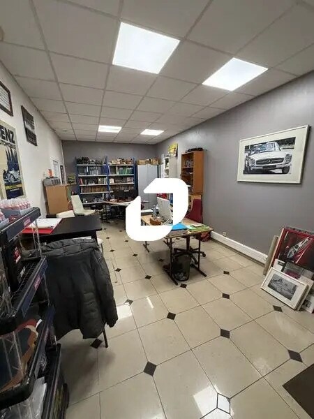 Plus de détails pour Bureau, Local d'activités à louer