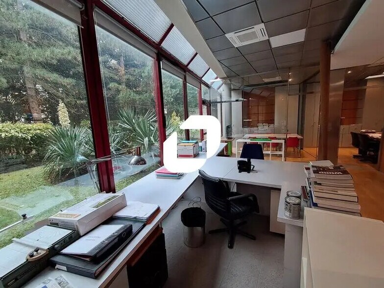 Bureau dans Châtillon à vendre - Photo intérieure – Image 1 sur 12