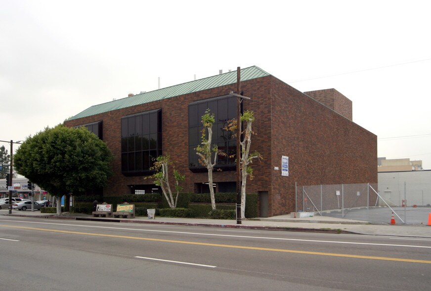 2990 S Sepulveda Blvd, Los Angeles, CA à louer - Photo de l’immeuble – Image 2 sur 5