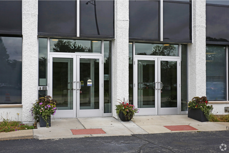 899 Skokie Blvd, Northbrook, IL à louer - Photo de l’immeuble – Image 2 sur 7