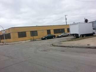 Plus de détails pour 3612-3618 N Kilbourn Ave, Chicago, IL - Industriel/Logistique à louer