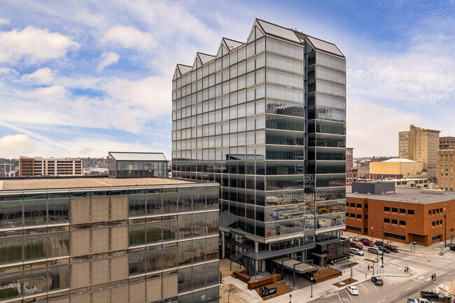 Plus de détails pour 1299 Farnam St, Omaha, NE - Bureau à louer