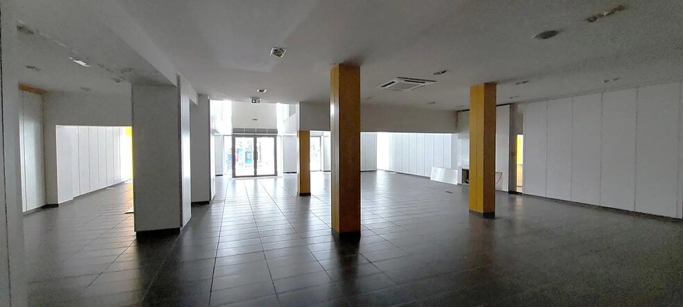 Local commercial dans Châtellerault à vendre - Photo intérieure – Image 2 sur 4